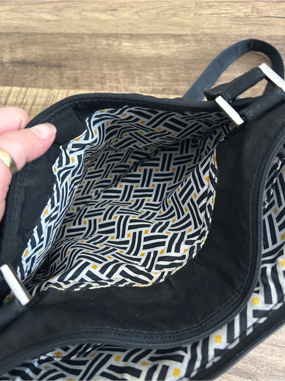 Vera Bradley Black Quilted Crossbody/Messenger Bag - Retired Dogwood Lining - Picture 6 of 11